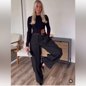 TREND NWT ZARA PINSTRIPE WIDE LEG PANTS SIZE L
🚨FIRM PRICE NO DISCOUNT